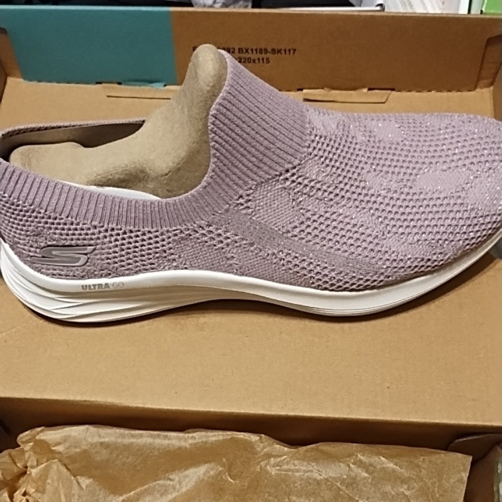 Skechers Women's Ultra Go Slip-On Shoes - Lavender 8.5 new in box